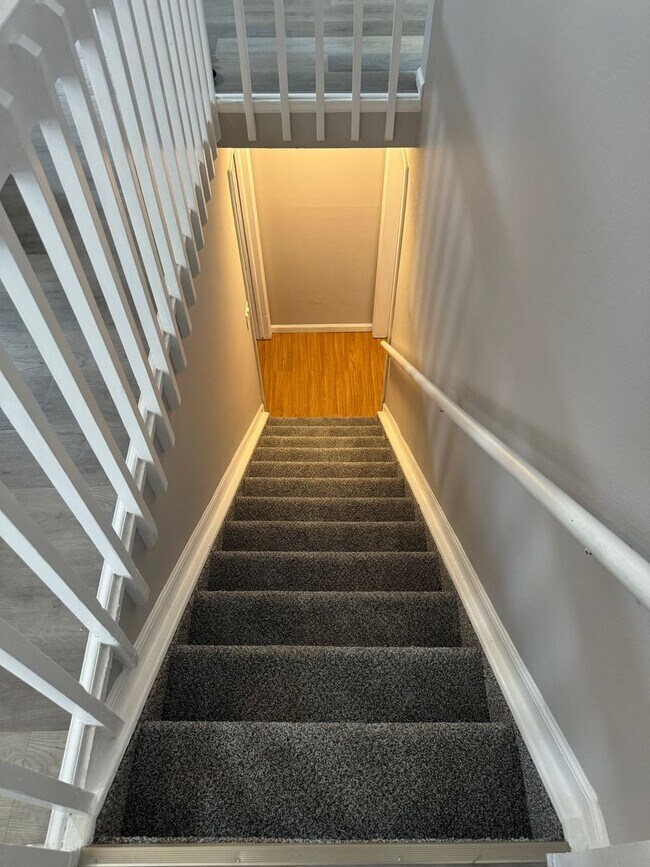 Building Photo - Newly Remodeled 3 Bedroom 2 Bath Home on Huge Corner Lot