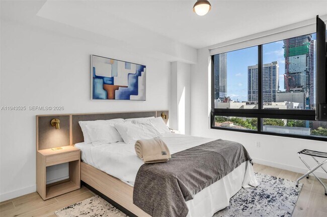 Building Photo - 225 N Miami Ave