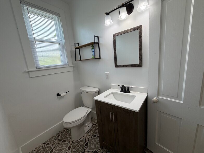 Downstairs Half Bath - 2515 Jackson St