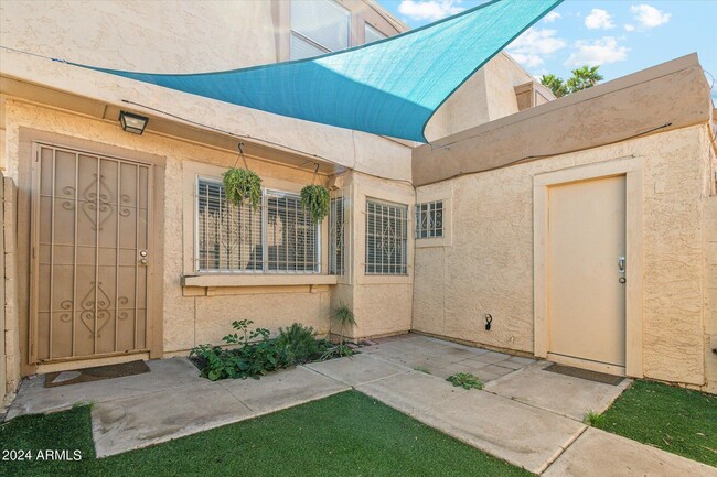 Building Photo - 4012 S 44th Pl