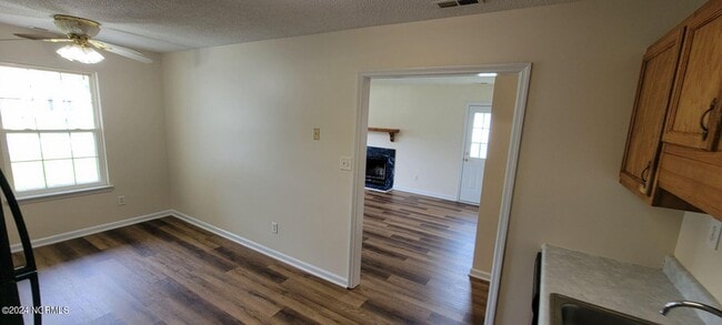 Building Photo - 1303 Navarro Loop