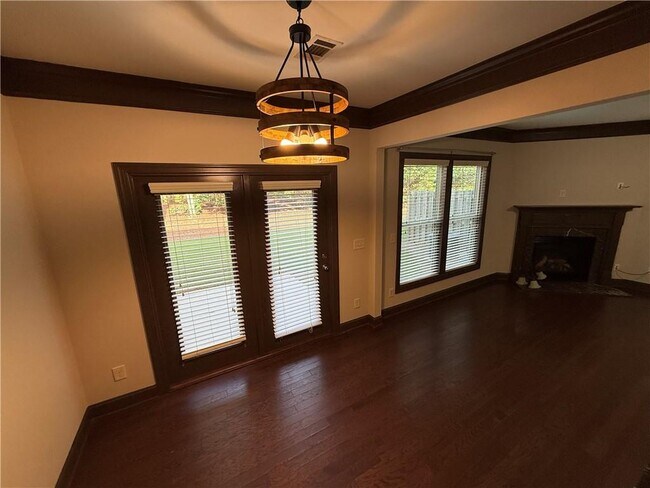 Building Photo - 1095 Township Cir