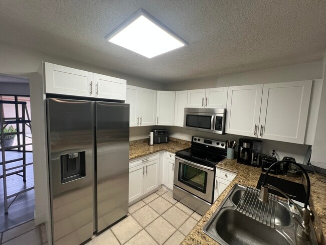 Building Photo - 1771 Harborside Cir