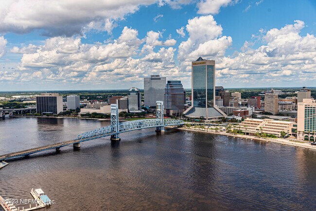 Building Photo - 1431 Riverplace Blvd