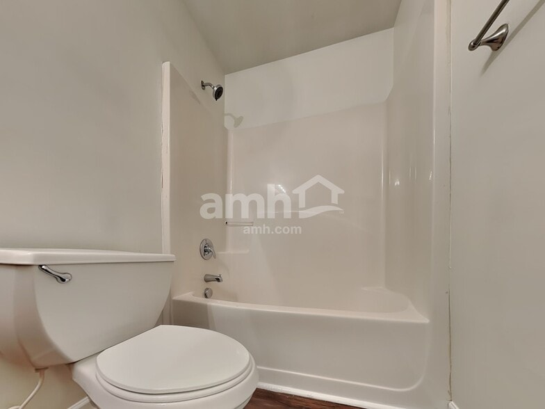 Building Photo - 5145 Chasteal Trail