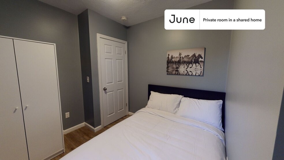 Building Photo - Room in Shared 3 bed/1 bath home