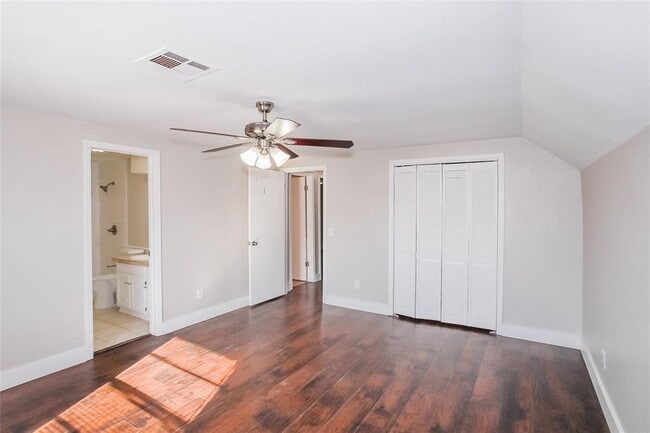 Building Photo - 445 Larkspur Ct