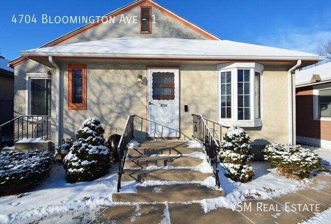 Primary Photo - 50% Off January Rent! Updated Home in Prim...