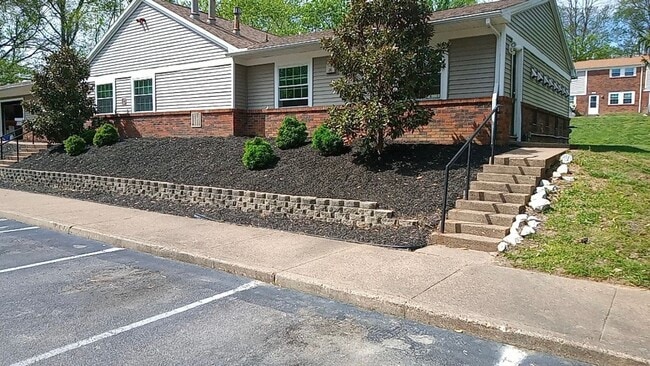 Building Photo - Lakewood Flats and Townhomes