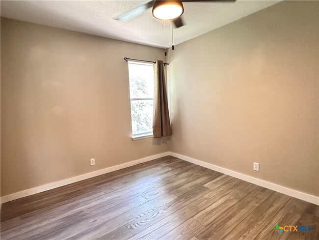 Building Photo - 2029 Northview Dr