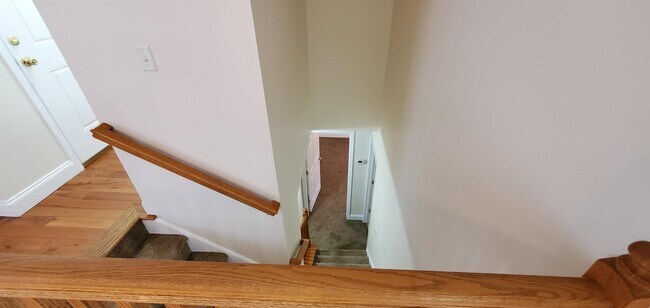 Building Photo - 172 Beth Ln