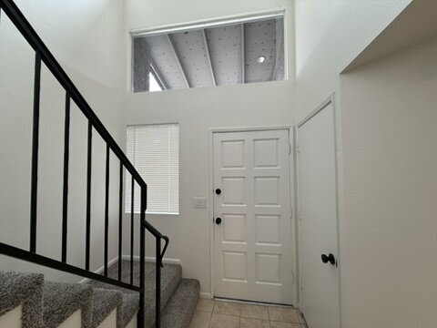 Building Photo - 3 bed 2 bath with garage $1,350 Rent