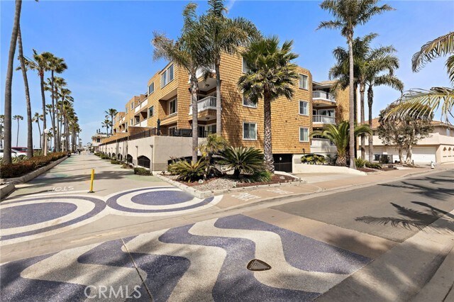 Building Photo - 600 E Oceanfront