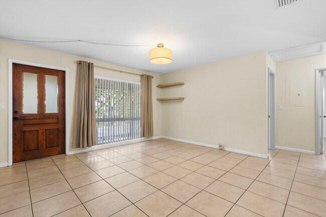 Building Photo - 170 NW 7th St