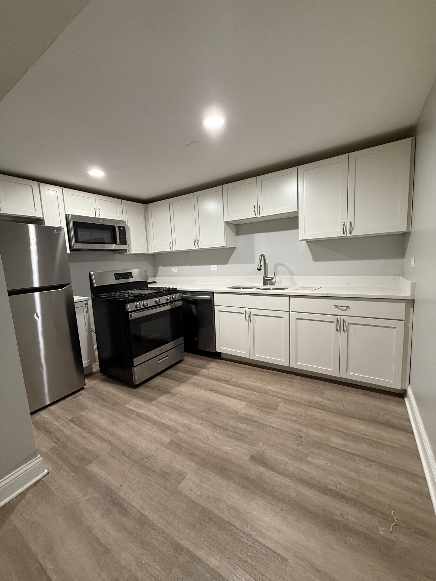 Building Photo - 3840 W Fillmore St