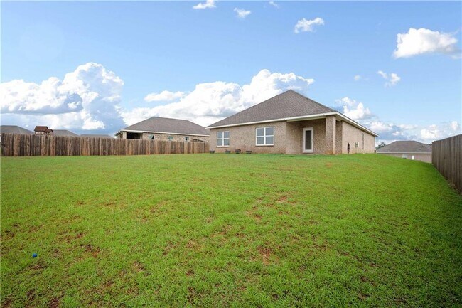 Building Photo - 13137 Cavalier St