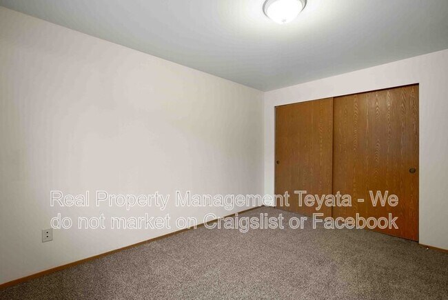 Building Photo - 2421 Bickford Ave