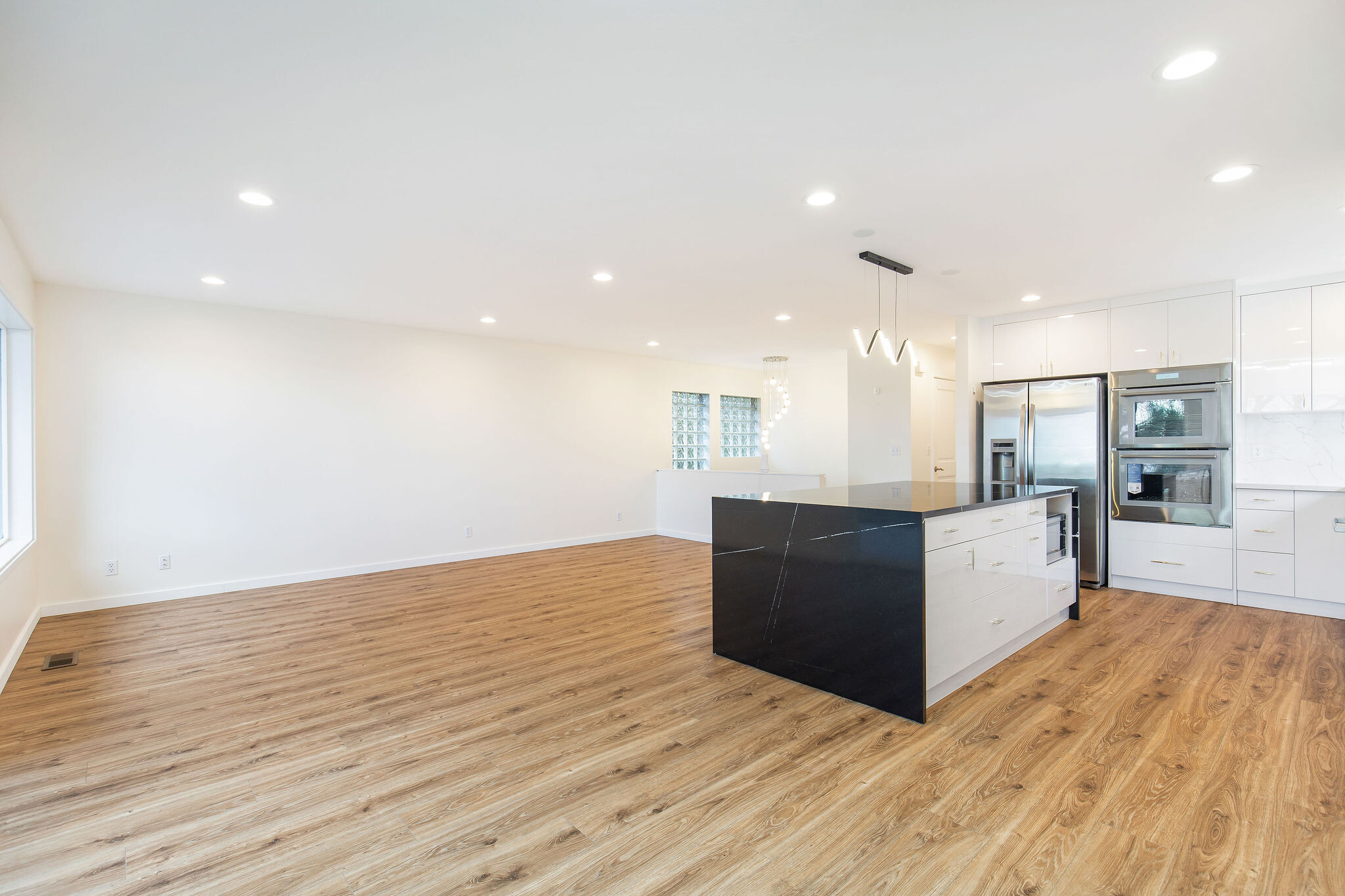 Building Photo - 4403 Powell Pl S