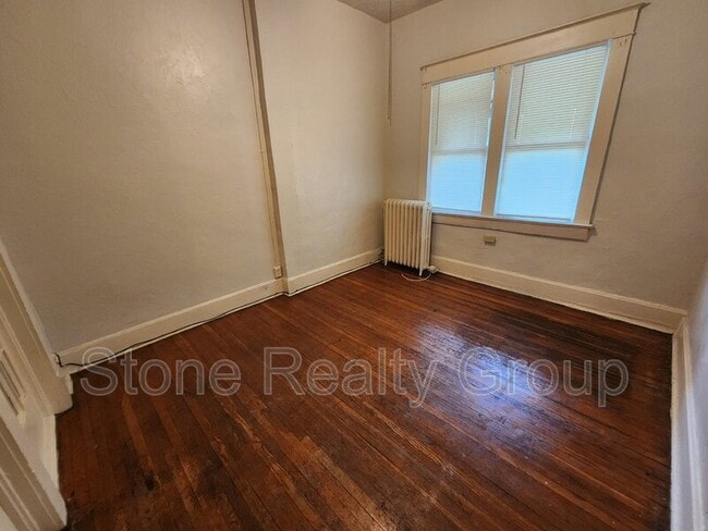 Building Photo - 508 S 5th St