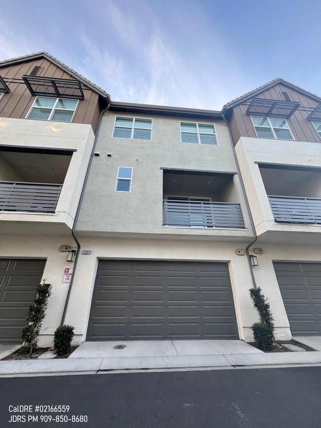 Building Photo - Rancho Cucamonga 4 Bedroom Condo