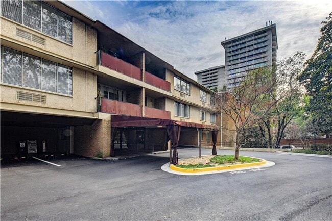 Building Photo - 2637 Peachtree Rd NE