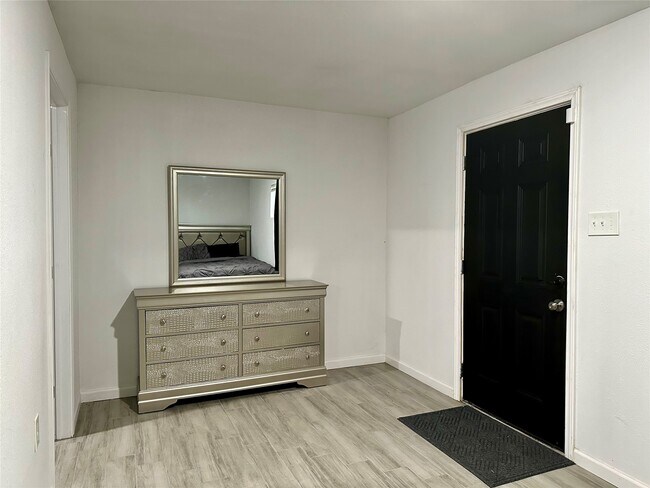 Building Photo - 4802 Elser St