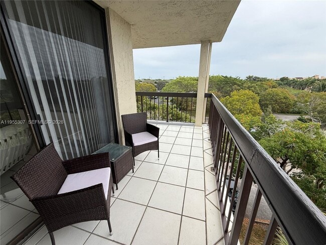 Building Photo - 825 Egret Cir