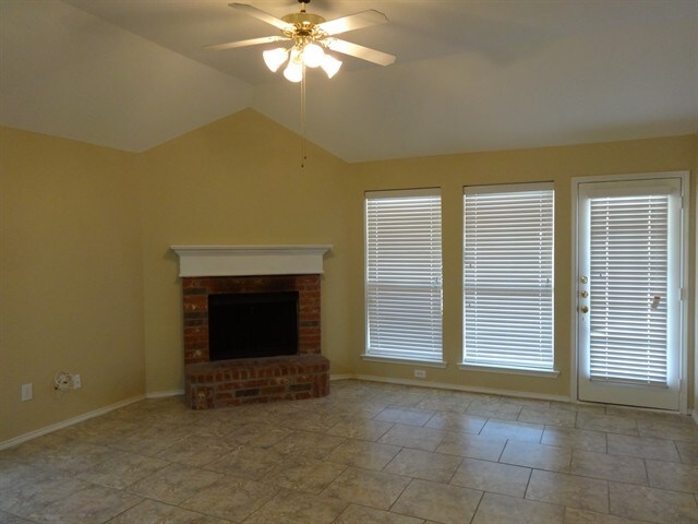 Building Photo - 9812 Sparrow Hawk Ln