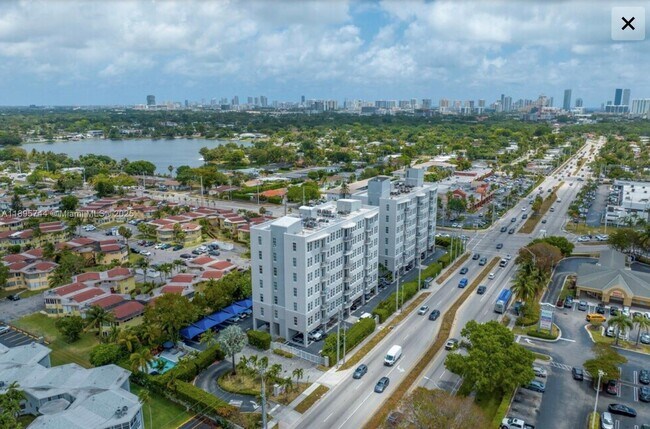 Building Photo - 1791 NE Miami Gardens Dr
