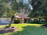 Building Photo - 3 BEDROOM/2 BATH EAST ROSEVILLE BEAUTY W/P...