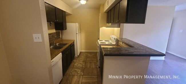 Building Photo - 4700 Boulder Dr