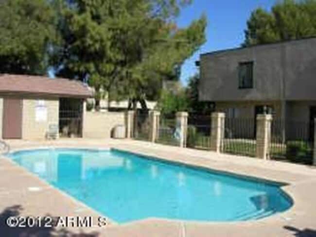 Building Photo - 6046 W Townley Ave