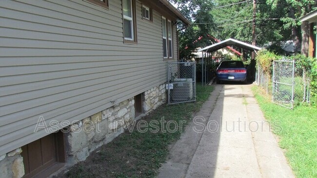 Building Photo - 4336 Bell St