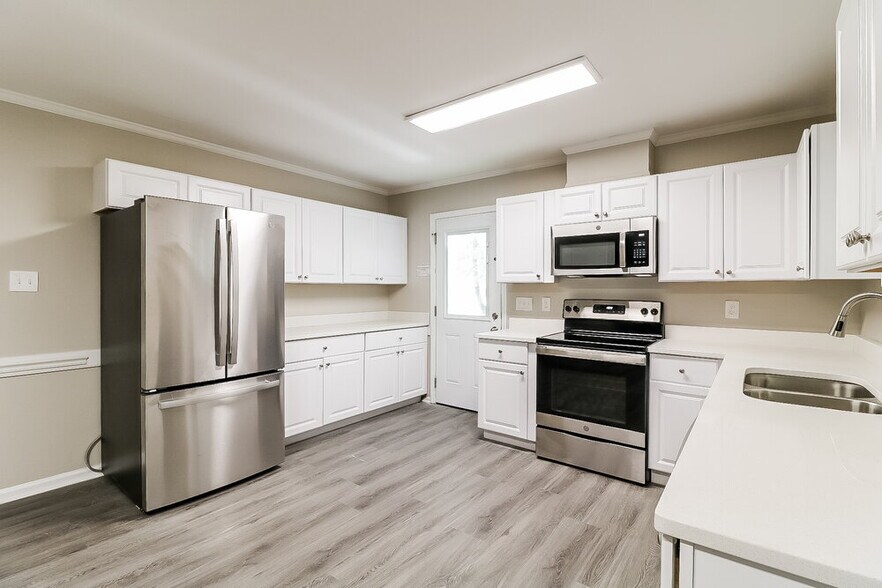 Building Photo - 408 Carrington Dr