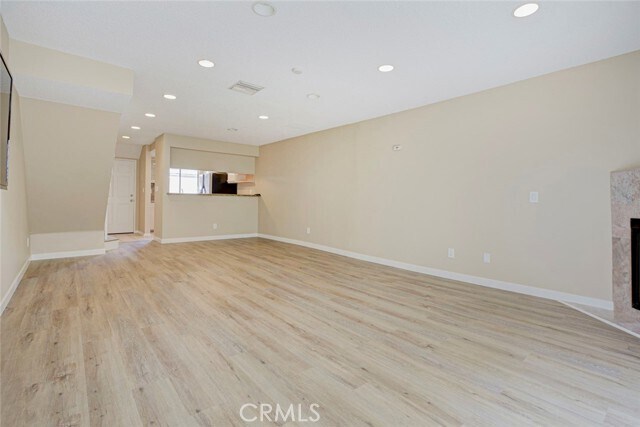 Building Photo - 635 E Angeleno Ave