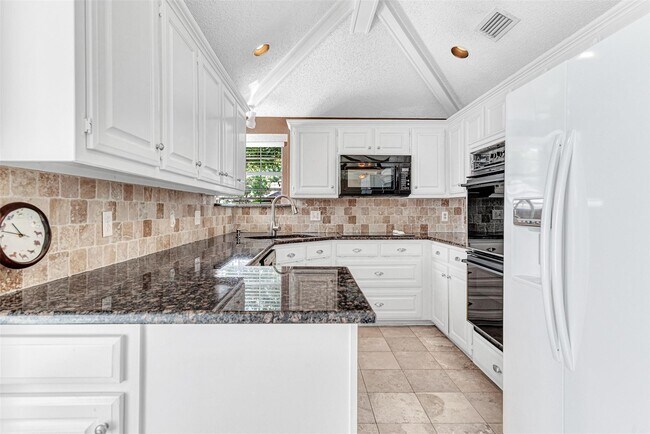 Building Photo - 4445 Jenning Dr