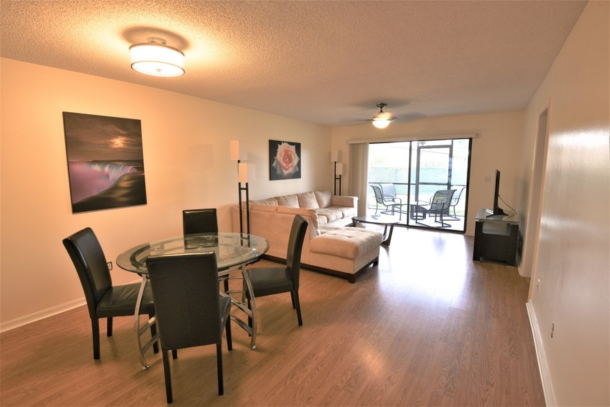 Large open-concept living space. - 1201 SE Parkview Pl