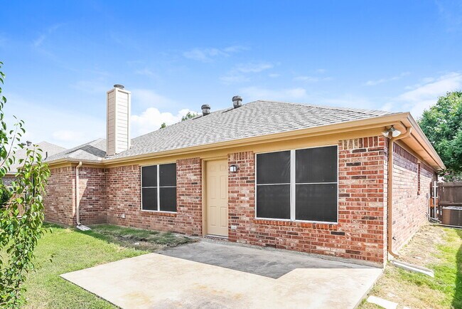 Building Photo - 8017 Jolie Dr