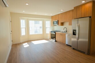 Building Photo - 1036 Westmoreland Ave