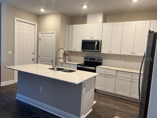 Building Photo - 16375 Hamlin Hills Rd