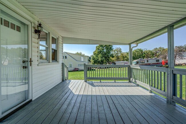 Building Photo - NE Roanoke Cottage