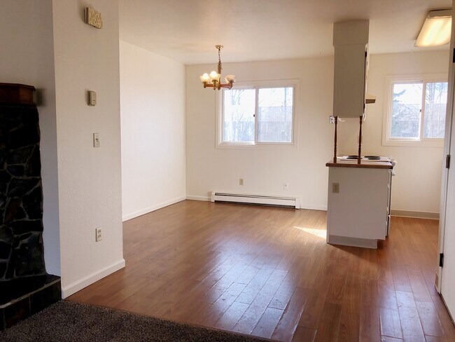 Building Photo - 1103 Broaddus St