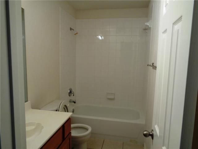 Building Photo - 8164 Hosta Way
