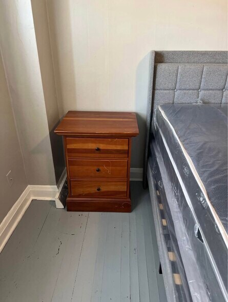 Building Photo - 3817 Cottage Ave