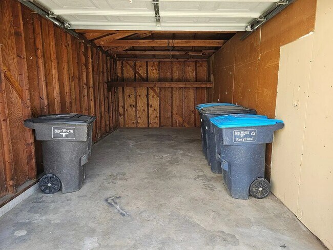 Building Photo - 2527 Normont Cir