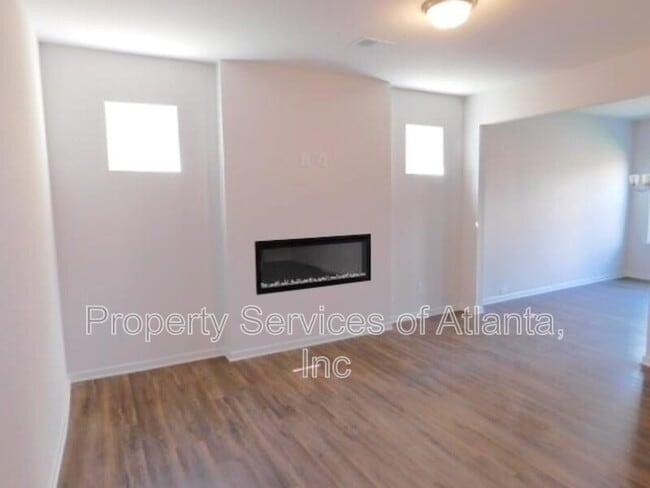 Building Photo - 246 Dupont Dr