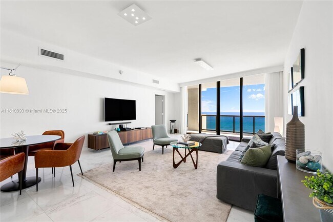Building Photo - 16275 Collins Ave