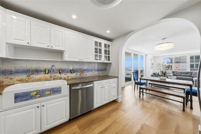 Building Photo - 5401 Collins Ave
