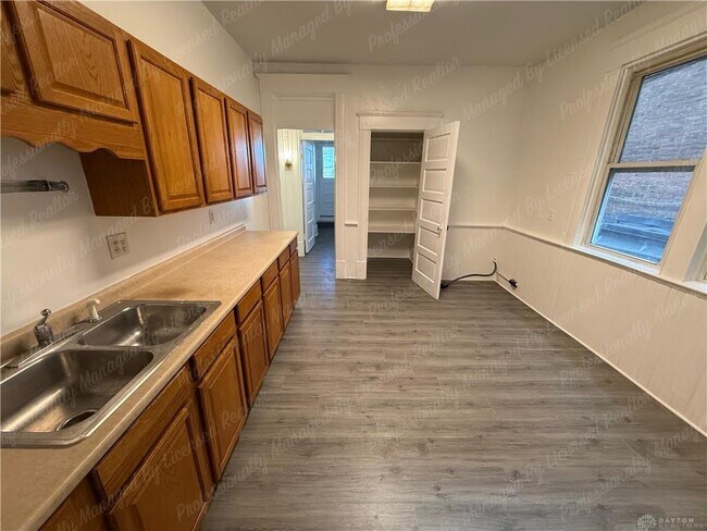 Building Photo - 44 W High St