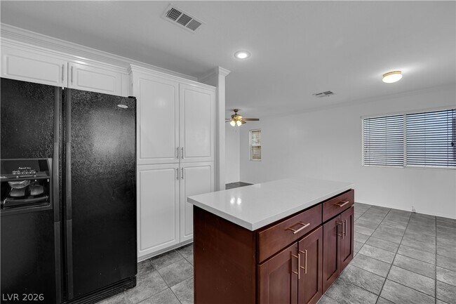 Building Photo - 8915 Sandy Slate Way